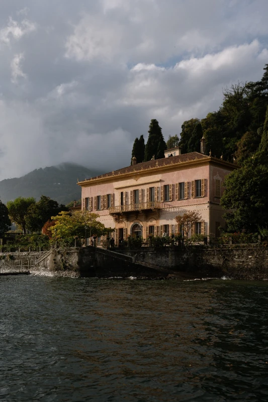 A Villa in Layers