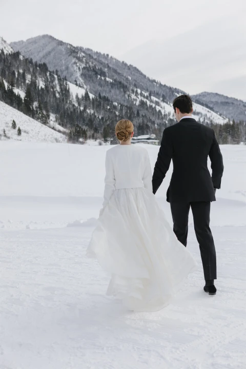A Winter Wedding for Samantha and Spencer
