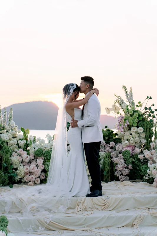 A Clifftop Wedding for Vanessa and Kevin
