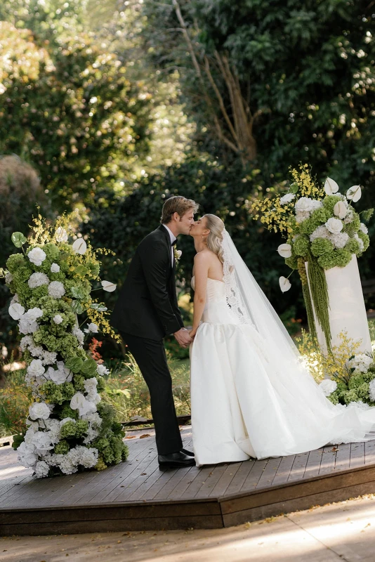 A Buttery Yellow Wedding for Laine and Rehn