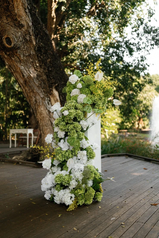 A Buttery Yellow Wedding for Laine and Rehn