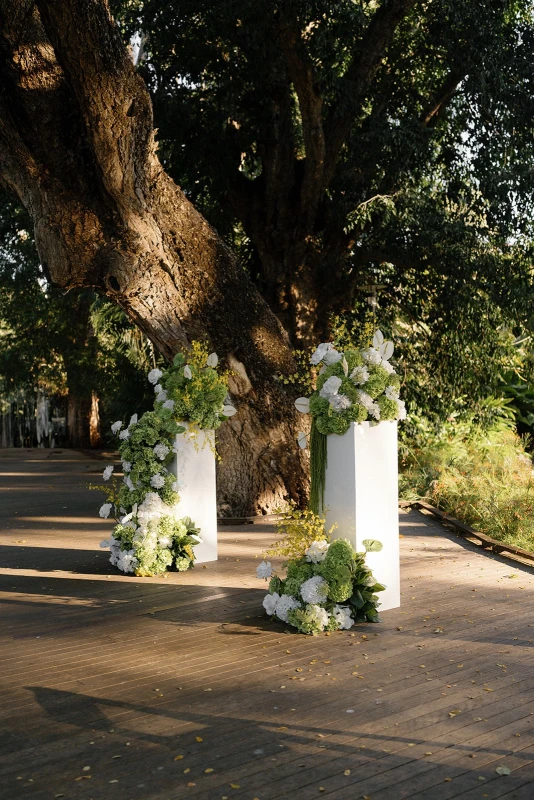 A Buttery Yellow Wedding for Laine and Rehn